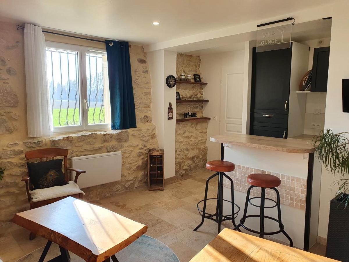 Maison Au Calme En Campagne Climatisee Caderousse エクステリア 写真